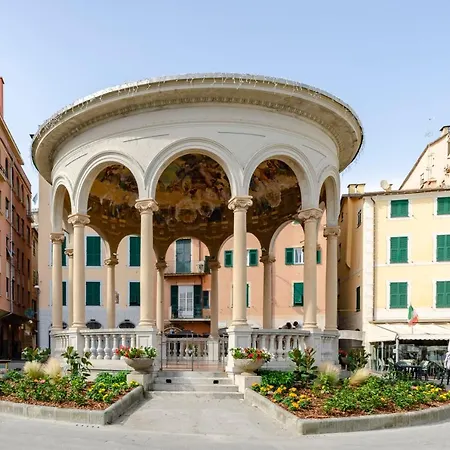 Joivy Kiosk Opera House Rapallo